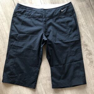 Nike Women’s Cropped Pants Size M